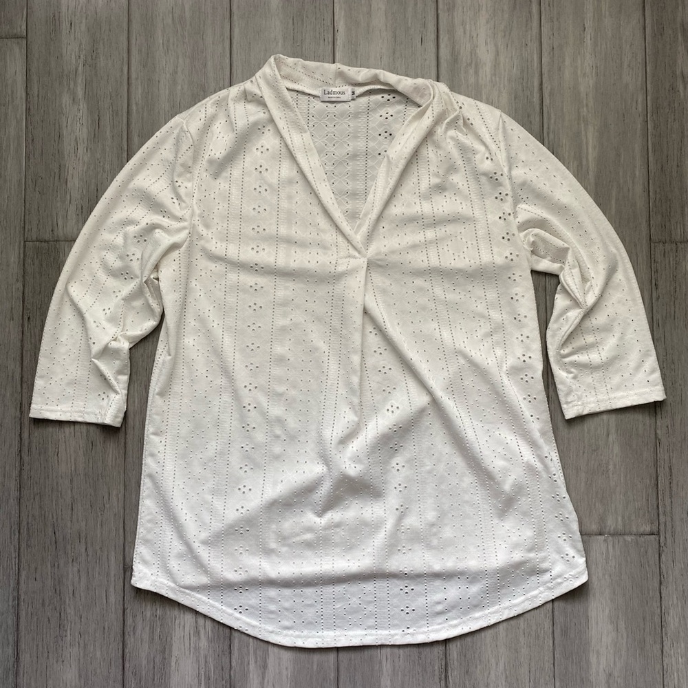 Ladmous White Eyelet V-Neck 3/4 Sleeve Tunic Top
